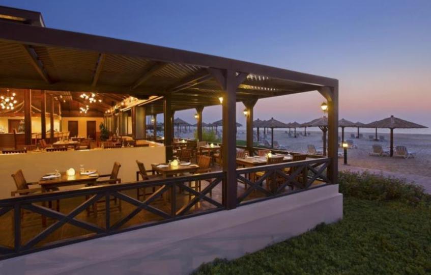 Hilton al hamra beach restaurant